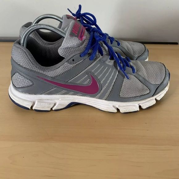 Nike Shoes - Nike Downshifter 5 Size 11